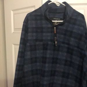 XXL Men’s pullover. Never born worn. It has tags in it. Smoke free environment